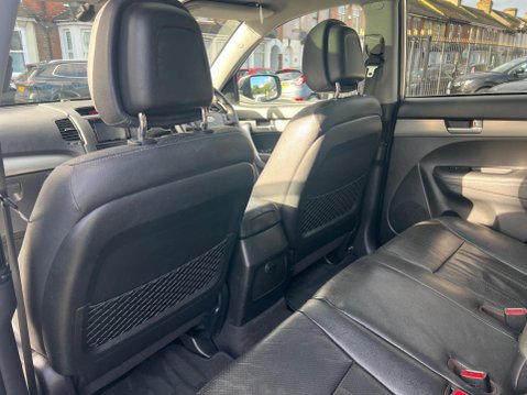 Kia Sorento 2.2 CRDi KX-3 Auto AWD Euro 5 5dr (SNav) 27