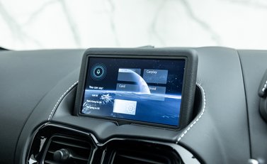 Aston Martin Vantage V8 22