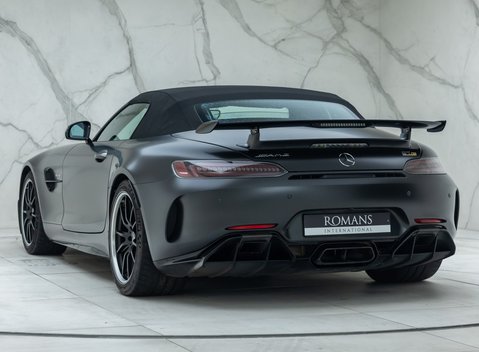 Mercedes-Benz AMG GT R Roadster 17