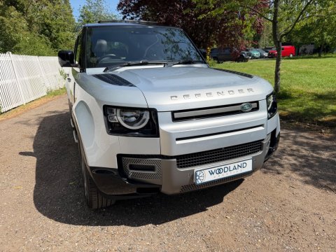 Land Rover Defender X-DYNAMIC S MHEV 6