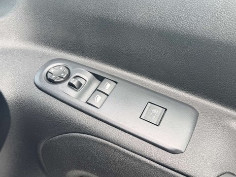 Peugeot Partner 1.5 Partner Professional Premium+ BHDi 15
