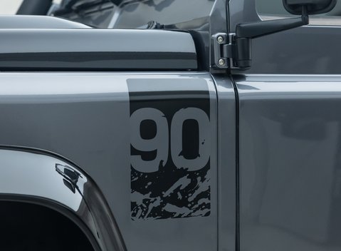 Land Rover Defender 90 ADVENTURE 29