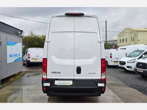 Iveco Daily 35s14 mwb 3520 2.3 135ps eu6 RWD 3