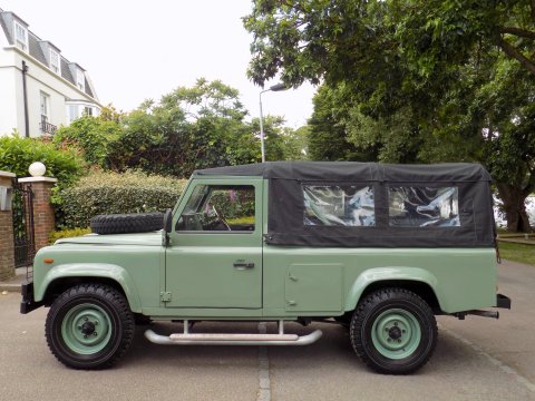 Land Rover Defender 110 2.5 Diesel 38