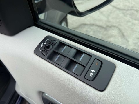 Land Rover Discovery Sport 2.0 Discovery Sport HSE TD4 Auto 4WD 5dr 26