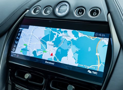 Aston Martin DBX 707 21