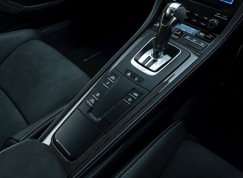 Porsche 718 Cayman GT4 17