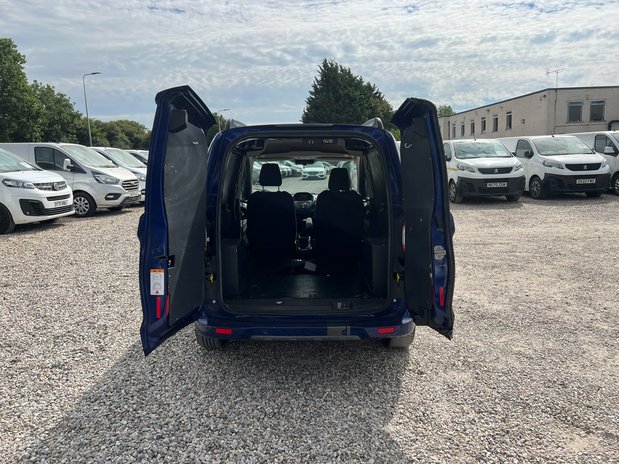 Ford Transit Courier SWB L1H1 Low Roof Sport Air Con Alloys Sensors Cam EURO 6 NO VAT 9