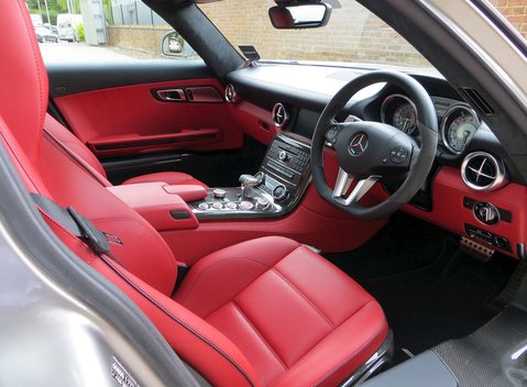 Mercedes-Benz SLS AMG 12