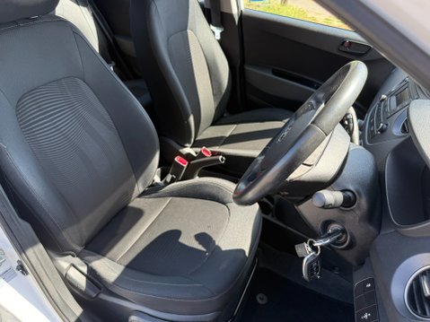 Hyundai i10 SE AUTOMATIC 10