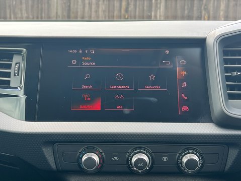 Audi A1 SPORTBACK TFSI TECHNIK 22