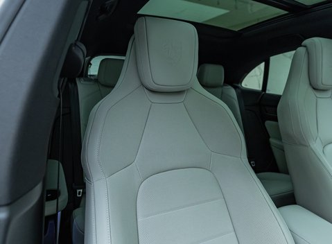 Porsche Macan 4 Electric 15