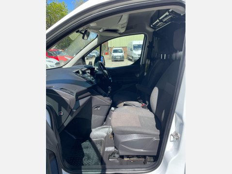 Ford Transit Connect 1.5 TDCi 220 Panel Van 5dr Diesel Manual L1 H1 (120 g/km, 74 bhp) 39