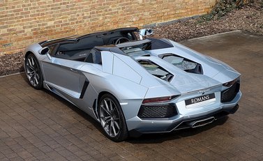 Lamborghini Aventador LP 700-4 Roadster 16