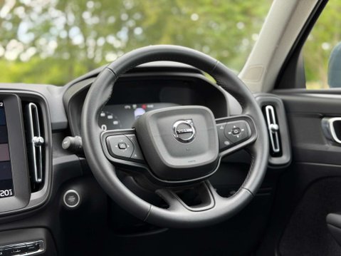 Volvo XC40 1.5 XC40 Momentum Core T2 5dr 44