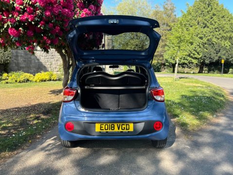 Hyundai i10 PREMIUM 11