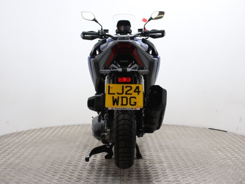 Honda ADV 350 ADV 350 A-R 11