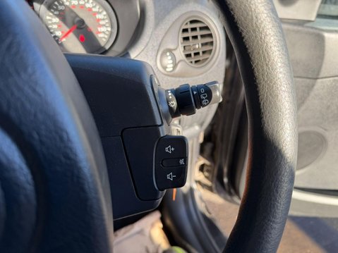 Renault Clio 1.2 16v Extreme 3dr 13