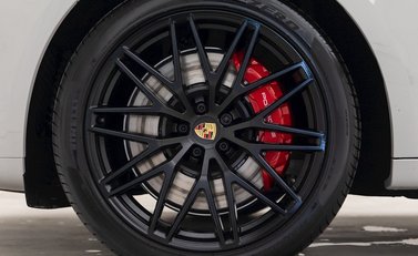 Porsche Macan GTS 8