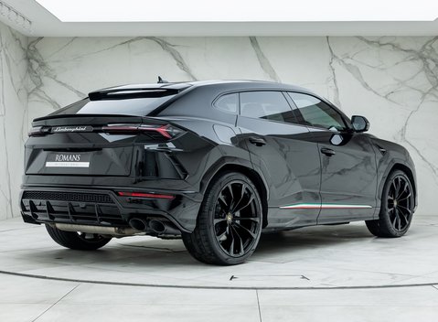 Lamborghini Urus 3