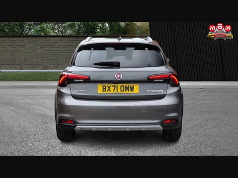 Fiat Tipo CROSS 8