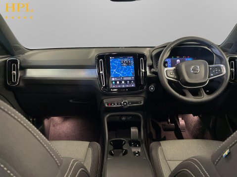 Volvo XC40 2.0 B3 MHEV Core SUV 5dr Petrol Hybrid DCT Auto Euro 6 (s/s) (163 ps) 19