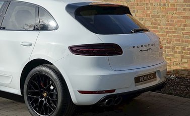 Porsche Macan GTS 5