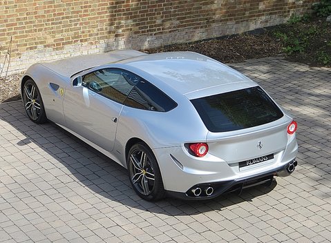 Ferrari FF 7