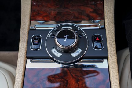 Rolls-Royce Wraith V12 18