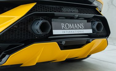 Lamborghini Huracan Tecnica 35