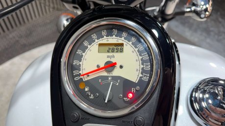Kawasaki Vulcan 900 VN 2016 ONLY 2K NEW MOT LIGHTWEIGHT CRUISER A2 BIKE 25