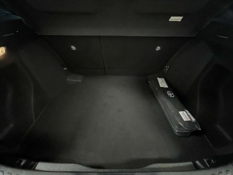 Toyota C-HR 1.8 C-HR Design HEV CVT 5dr 31