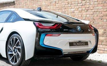 BMW I8 23