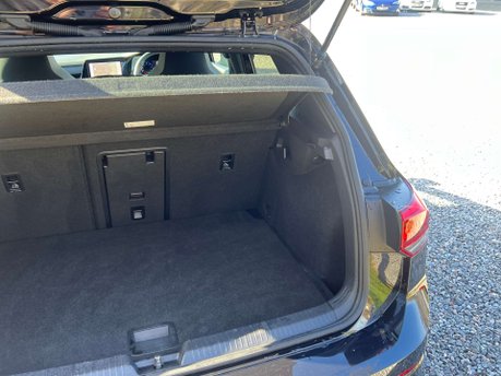 Volkswagen Golf 2.0 Golf R-Line TDI Semi-Auto 5dr 51