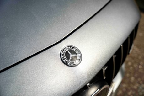 Mercedes-Benz AMG GT R PREMIUM. CARBON EXTERIOR PACKS 1 & 2. CARBON ENGINE BAY. CERAMIC BRAKES 7