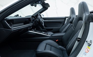 Porsche 911 Turbo S Cabriolet (992) 20