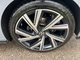 Volkswagen Golf R-LINE TDI DSG 28