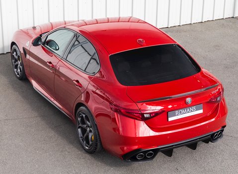 Alfa Romeo Giulia Quadrifoglio 9