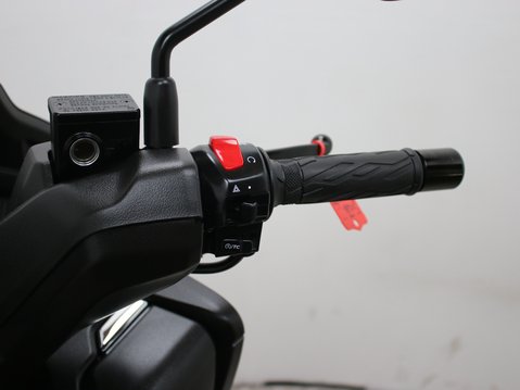 Suzuki Burgman 400 AN 400 AM2 21