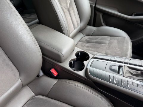 Porsche Macan PDK 37