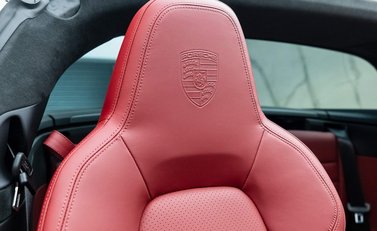 Porsche 911 Targa 4 GTS (992) 10