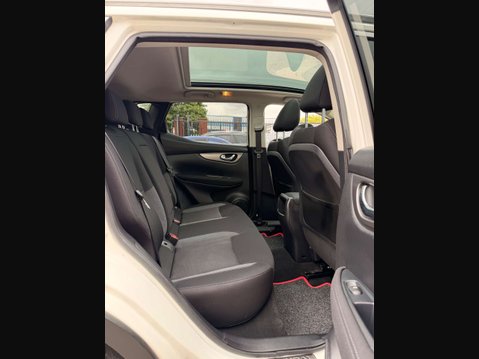 Nissan Qashqai 1.5 Qashqai N-Connecta dCi 5dr 23