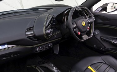 Ferrari 488 Spider 15