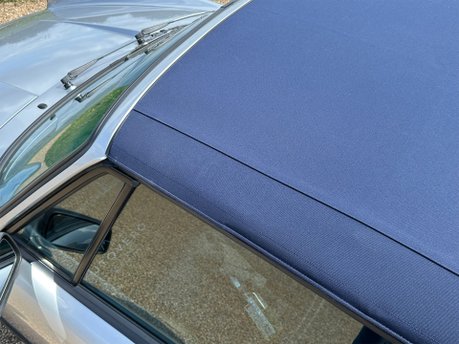 Porsche 911 CARRERA 3.2 CONVERTIBLE 40