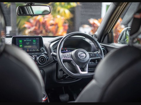 Nissan Juke 1.0 Juke Tekna+ DiG-T Semi-Auto 5dr 32