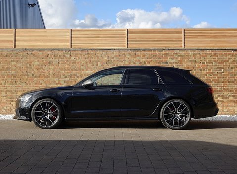 Audi RS6 Avant Performance 7