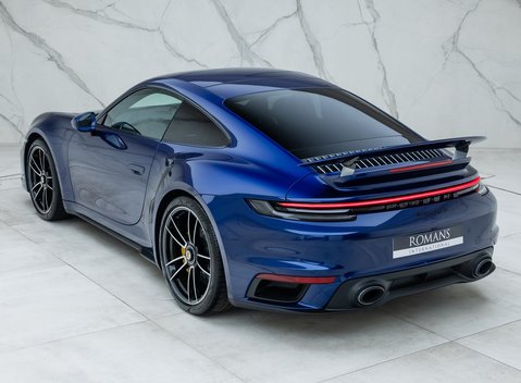 Porsche 911 Turbo S (992) 9