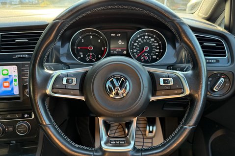 Volkswagen Golf GTD - PANORAMIC ROOF - ACC - SPORT AND SOUND PACK - CARPLAY 13