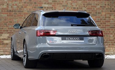 Audi RS6 Avant Performance 11