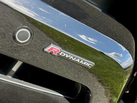 Land Rover Discovery R-DYNAMIC SE MHEV 22
